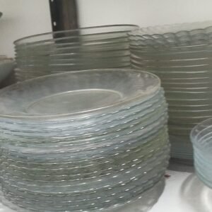 צלחות זכוכית קטנות